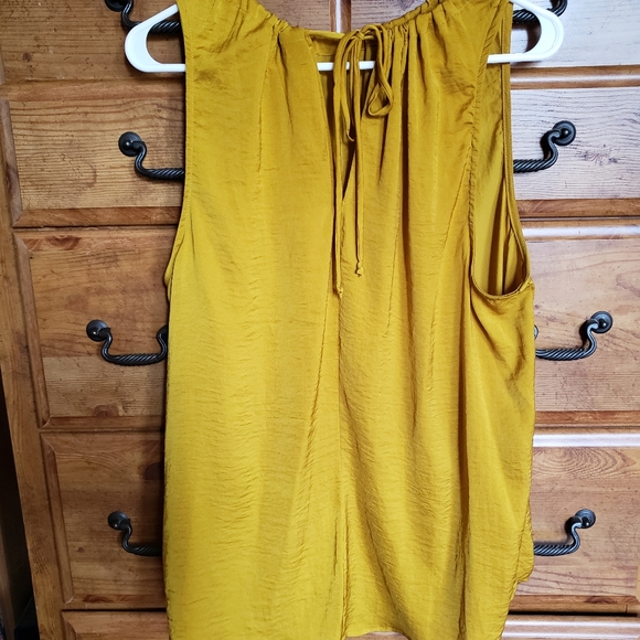 MOSSIMO Mustard Sleeveless Flowy Top Sz XL EUC!! - Picture 3 of 3